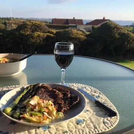 Beautiful And Amazing View - 3 Bedroom 펜션 *